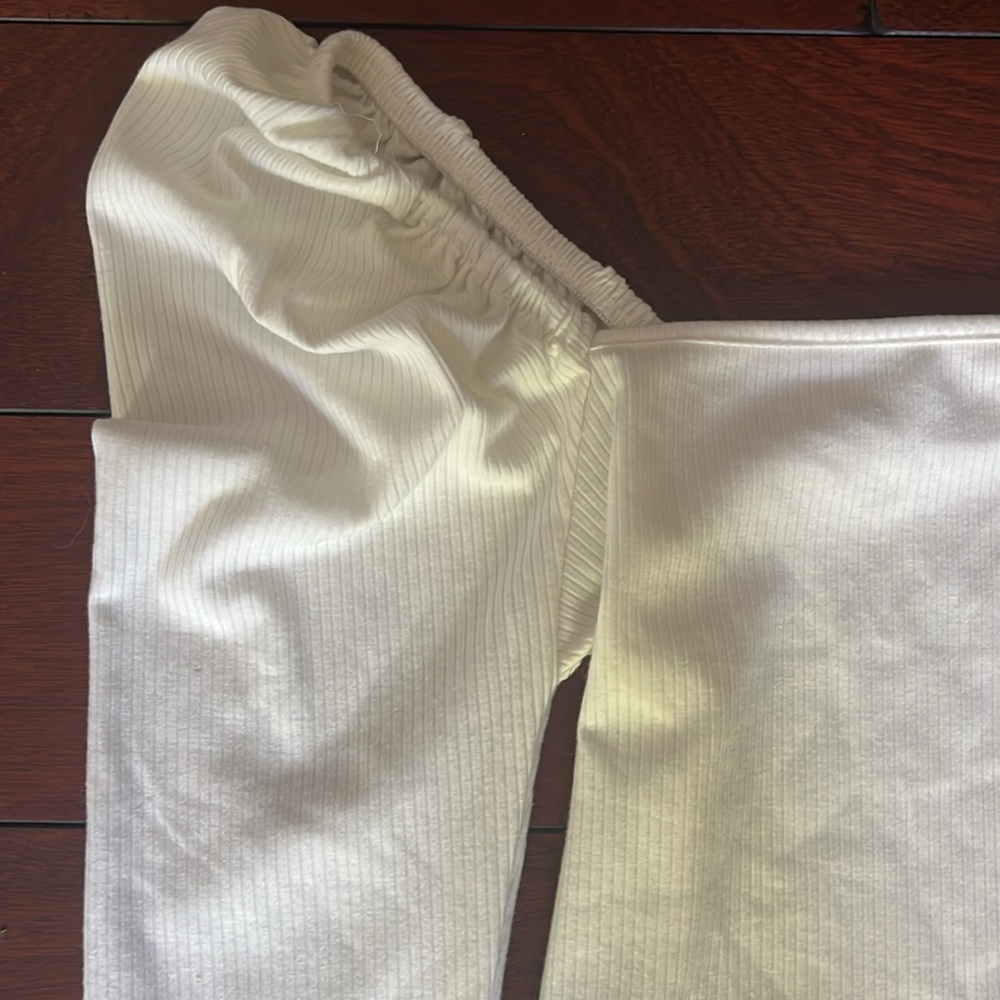White off the shoulder knit top - Picture 2 of 4